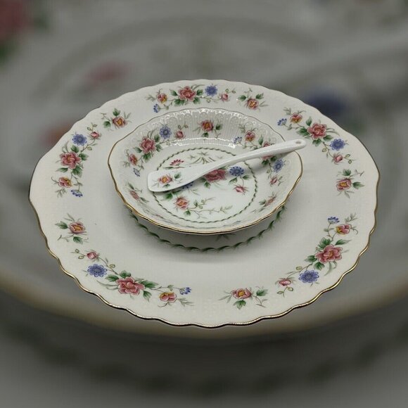 Andrea by Sadek 3 Piece "Garden of India" Scalloped Platter Dip Bowl and Spoon - Picture 6 of 16